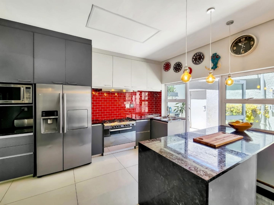 To Let 3 Bedroom Property for Rent in Three Anchor Bay Western Cape